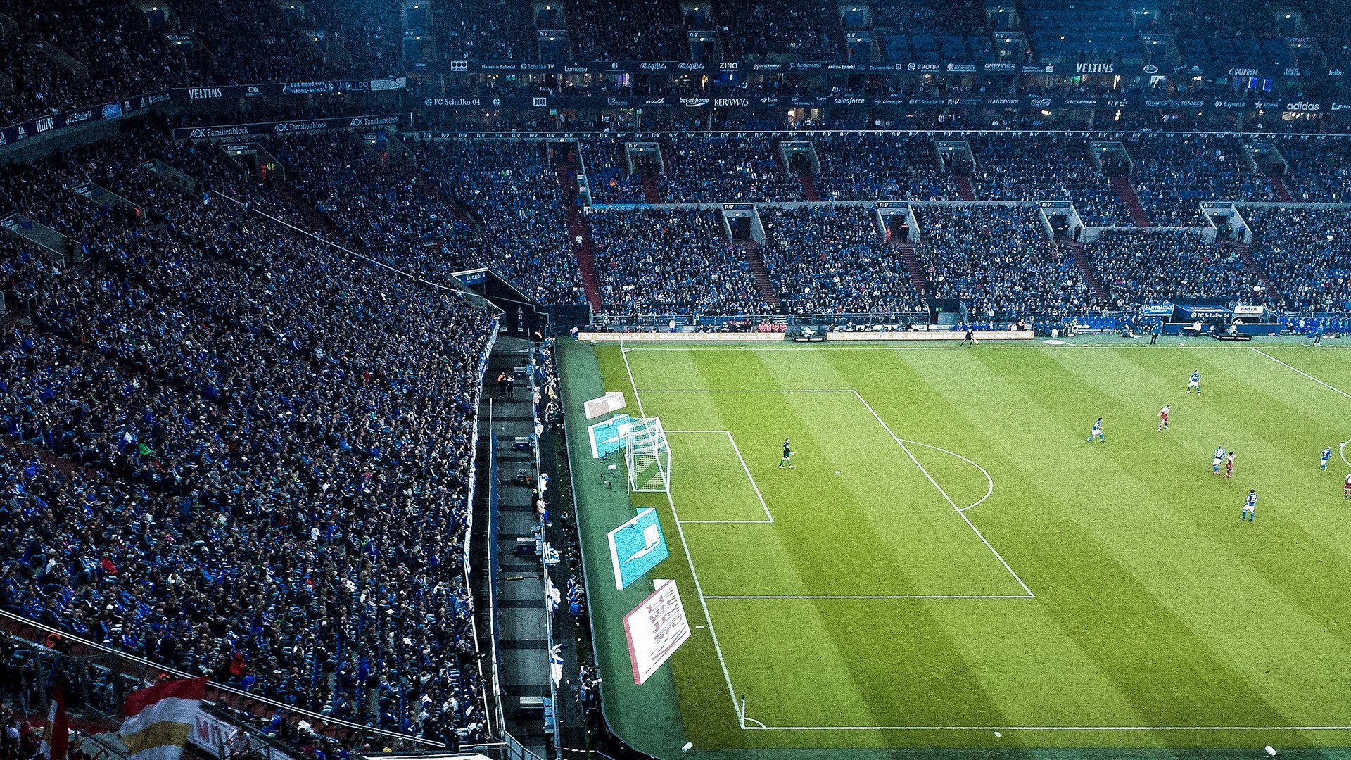 Kaiyun官方网站-激情与失控，莱比锡场边怒吼与哈兰德怒摔水瓶背后的足球狂野，激情与失控，莱比锡怒吼与哈兰德摔瓶，足球狂野的真实写照